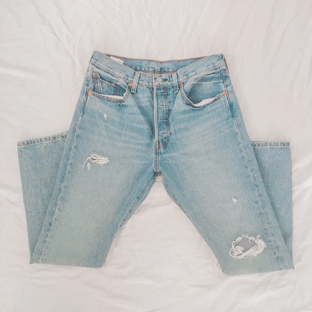 Levi’s 501 skinny straight leg light wash jeans